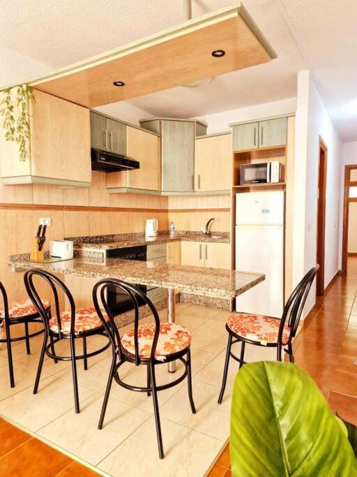 Comfortable Centrally Located Apartment Playa Feñabe Esterno foto
